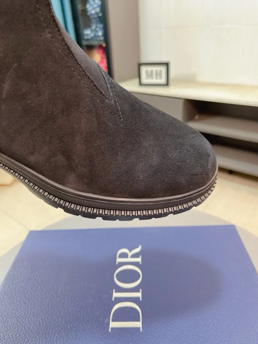 Men's shoes 💰480🌹🌹[Dior] Dior high-top new imported first-layer frosted cowhide ➕Leather lining, designed by European and American masters, perfect shape to create counter quality, solid color raw and wear-resistant outsole, original quality, unique design and beauty, super versatile and very comfortable. High-end without losing taste, fashionable, cold-proof and warm! Absolute focus 38-44 size